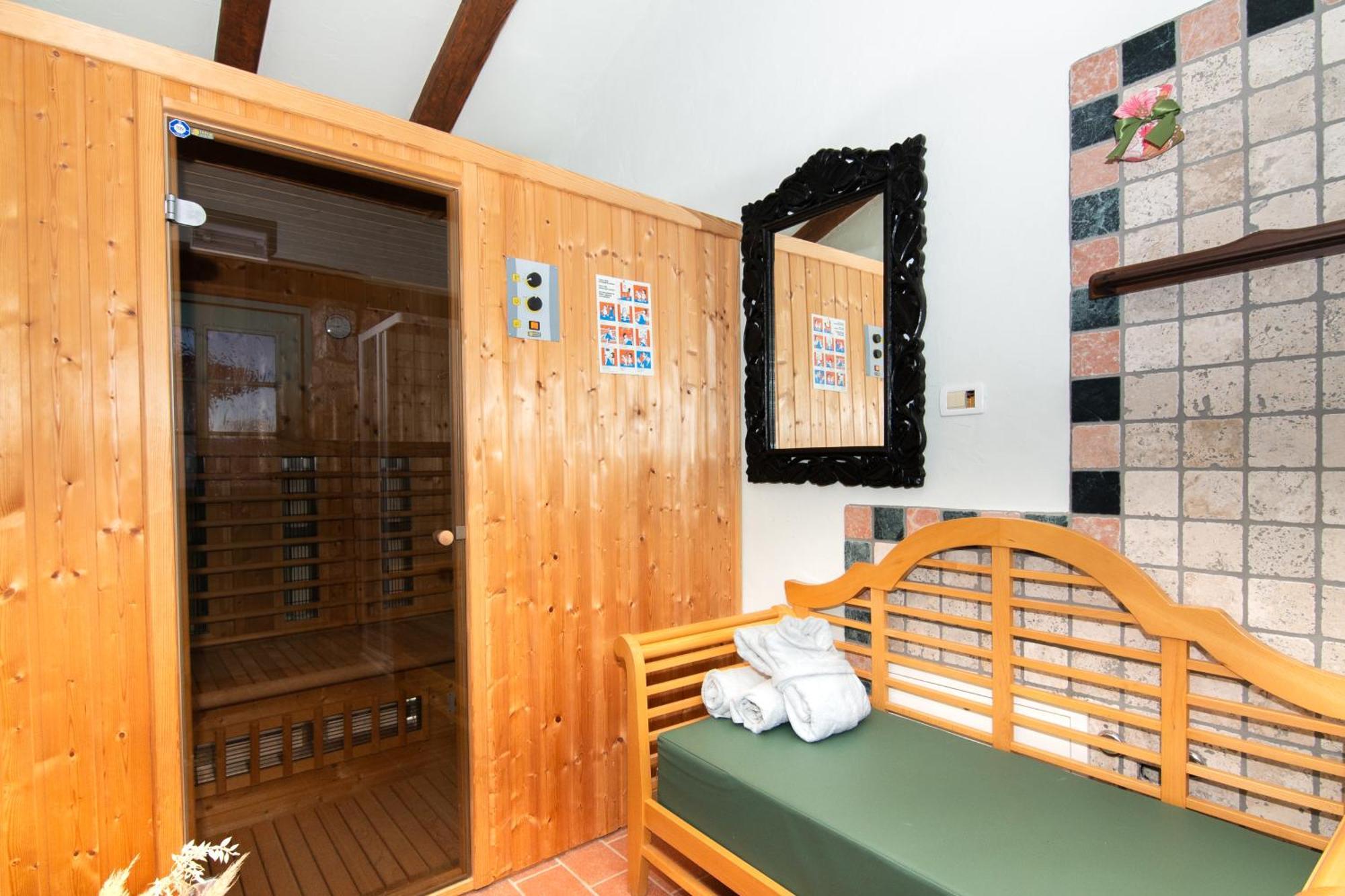 Apartments Valentinus 1800 Sezana Exterior photo