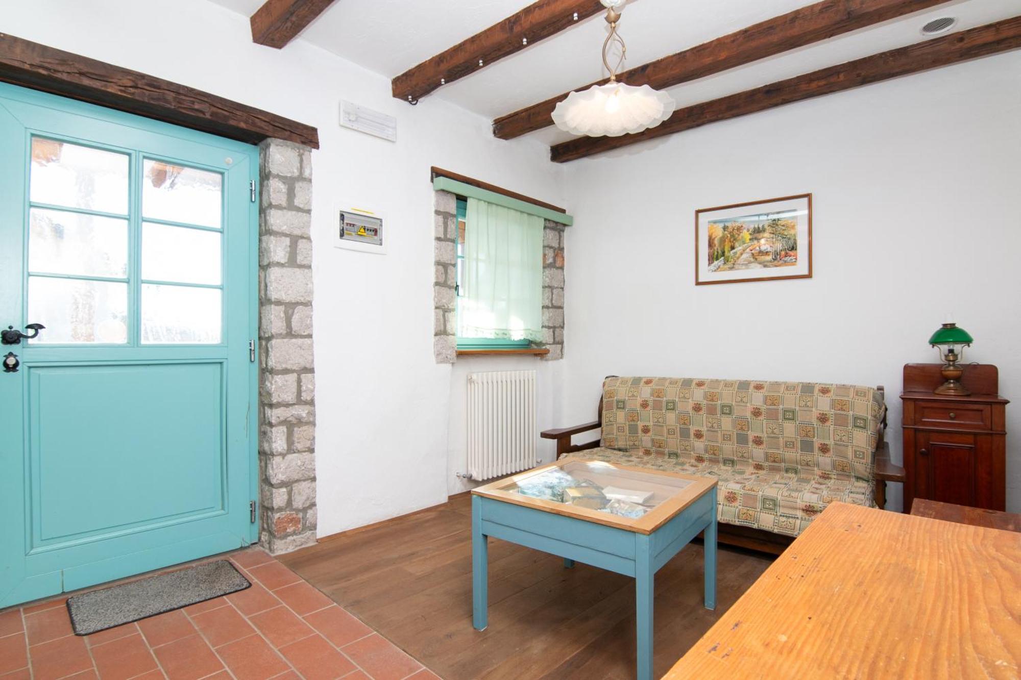 Apartments Valentinus 1800 Sezana Exterior photo